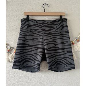 Zyia Active Zebra Printed High Rise Shorts Athletic Running Outdoor Gray XXL